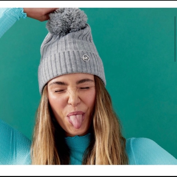 Michael Kors Touque - Picture 1 of 3